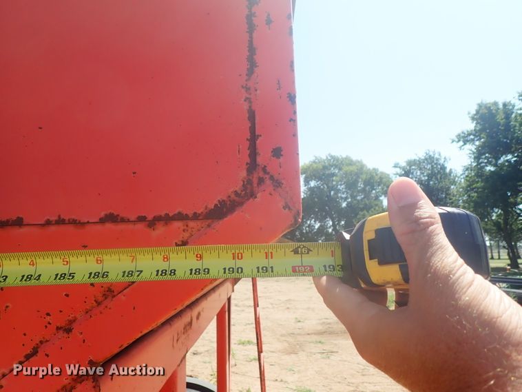 image for item HK9752 Gravity wagon