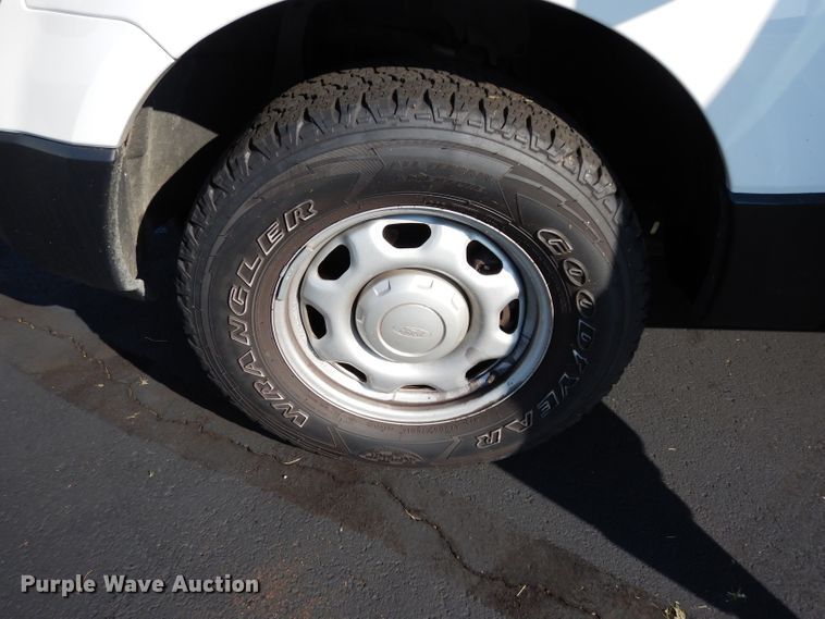 image for item DJ4374 2017 Ford Expedition EL  SUV