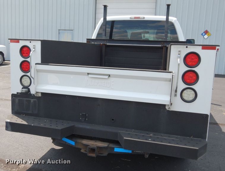 image for item DJ4375 2015 Ford F250 Super Duty XL  Crew Cab utility bed pickup truck