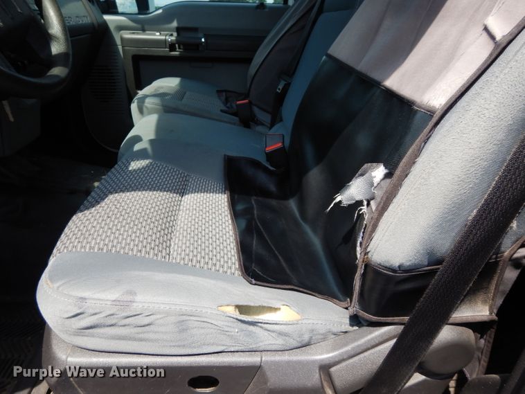 image for item DJ4375 2015 Ford F250 Super Duty XL  Crew Cab utility bed pickup truck