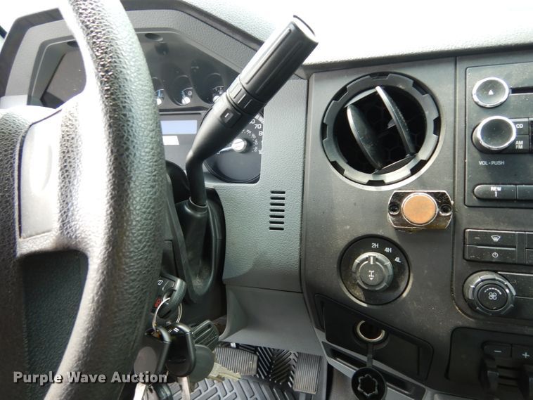 image for item DJ4375 2015 Ford F250 Super Duty XL  Crew Cab utility bed pickup truck