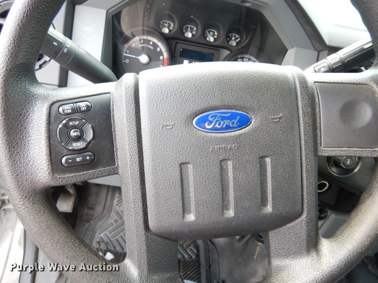 image for item DJ4375 2015 Ford F250 Super Duty XL  Crew Cab utility bed pickup truck