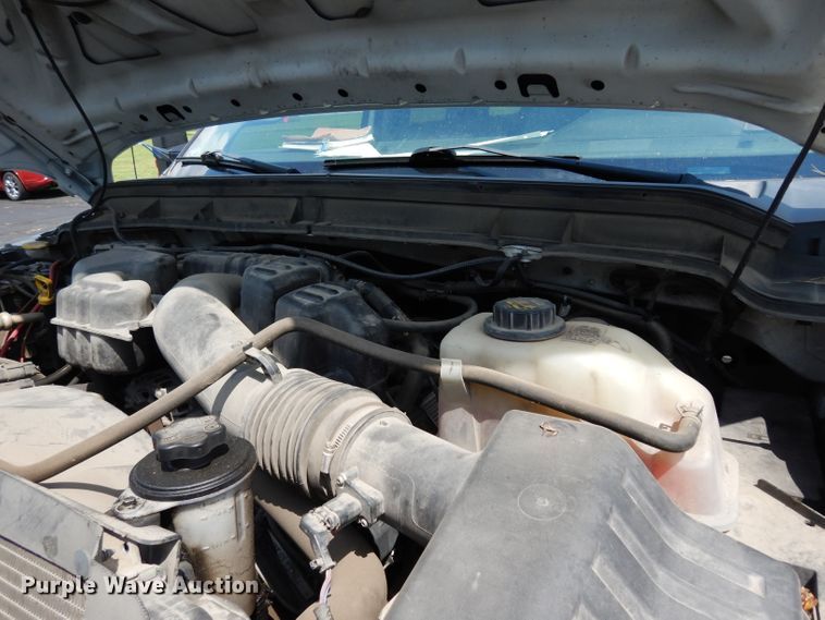 image for item DJ4375 2015 Ford F250 Super Duty XL  Crew Cab utility bed pickup truck