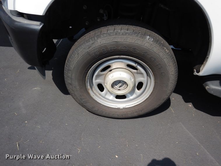 image for item DJ4375 2015 Ford F250 Super Duty XL  Crew Cab utility bed pickup truck