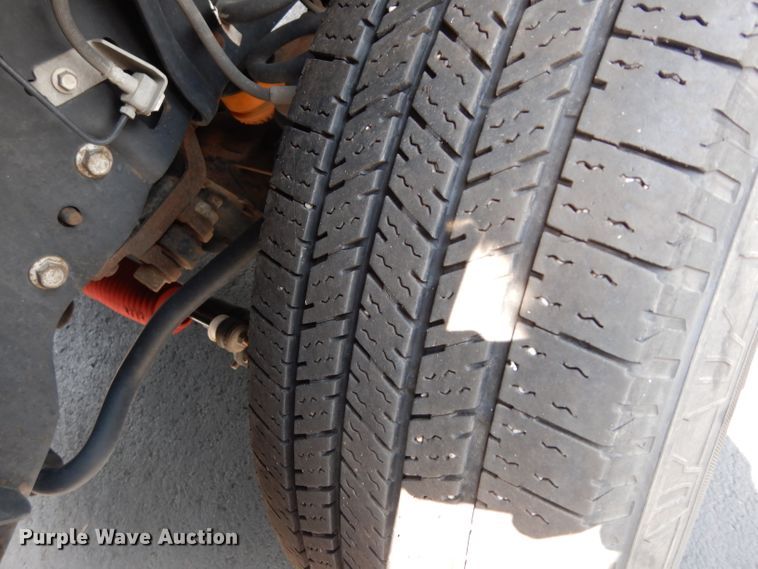 image for item DJ4375 2015 Ford F250 Super Duty XL  Crew Cab utility bed pickup truck