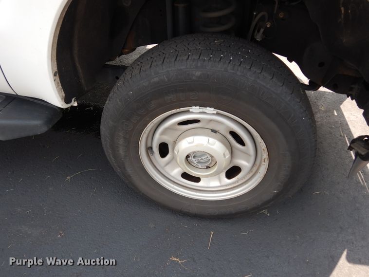 image for item DJ4375 2015 Ford F250 Super Duty XL  Crew Cab utility bed pickup truck