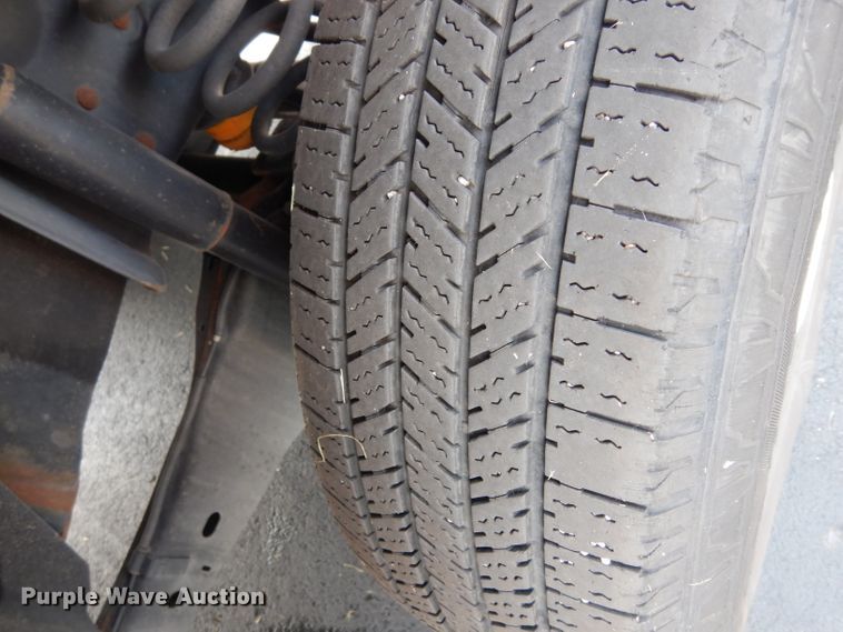 image for item DJ4375 2015 Ford F250 Super Duty XL  Crew Cab utility bed pickup truck