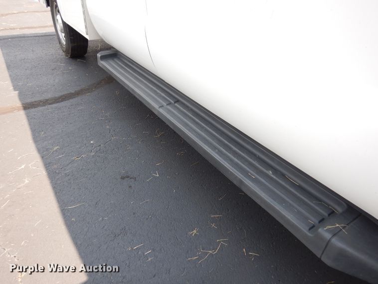 image for item DJ4375 2015 Ford F250 Super Duty XL  Crew Cab utility bed pickup truck