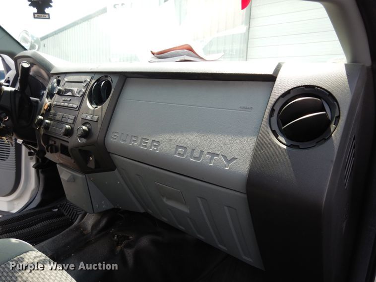 image for item DJ4375 2015 Ford F250 Super Duty XL  Crew Cab utility bed pickup truck