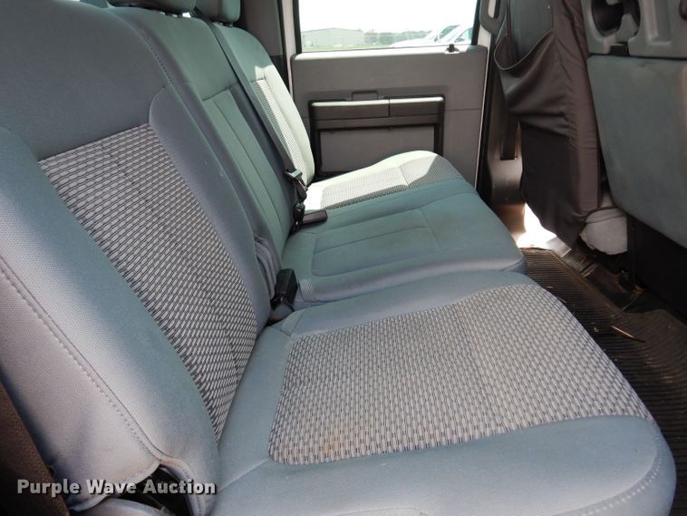 image for item DJ4375 2015 Ford F250 Super Duty XL  Crew Cab utility bed pickup truck