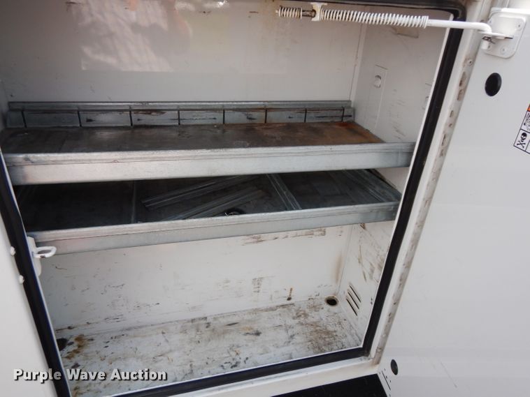 image for item DJ4375 2015 Ford F250 Super Duty XL  Crew Cab utility bed pickup truck