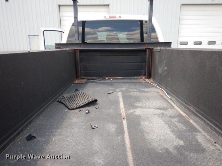 image for item DJ4375 2015 Ford F250 Super Duty XL  Crew Cab utility bed pickup truck