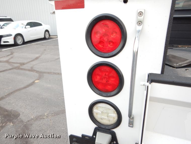 image for item DJ4375 2015 Ford F250 Super Duty XL  Crew Cab utility bed pickup truck