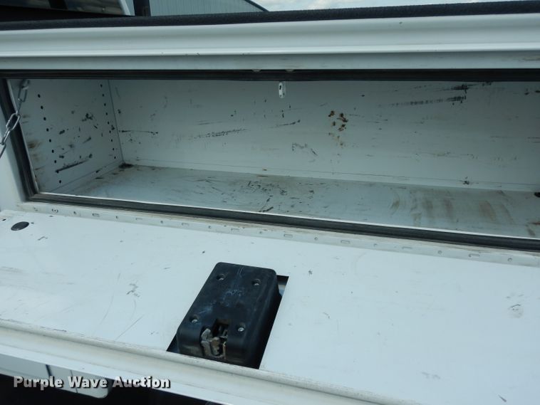 image for item DJ4375 2015 Ford F250 Super Duty XL  Crew Cab utility bed pickup truck