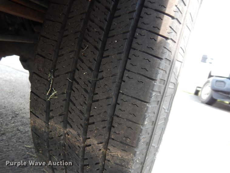 image for item DJ4375 2015 Ford F250 Super Duty XL  Crew Cab utility bed pickup truck