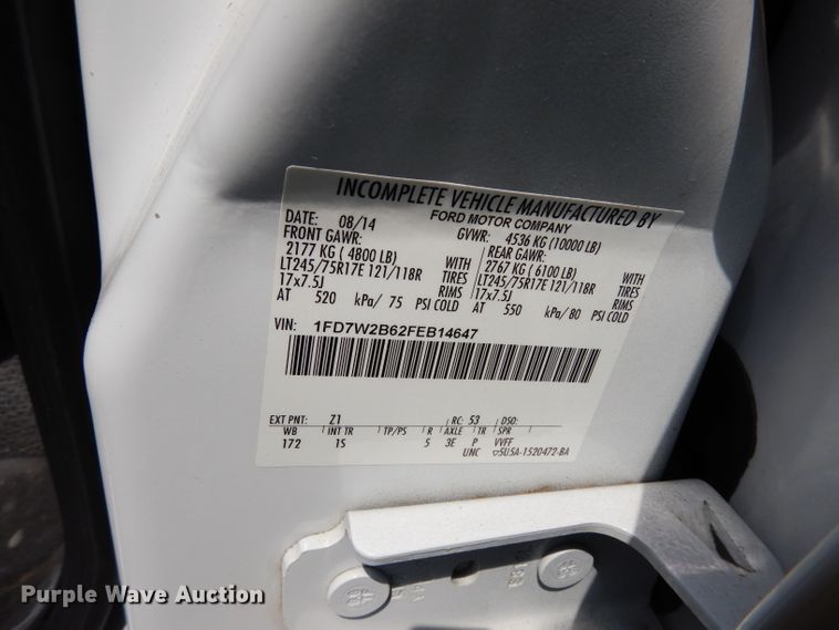 image for item DJ4375 2015 Ford F250 Super Duty XL  Crew Cab utility bed pickup truck