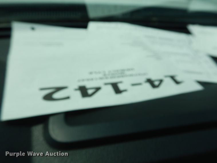 image for item DJ4375 2015 Ford F250 Super Duty XL  Crew Cab utility bed pickup truck