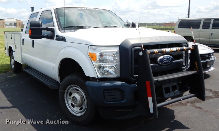 image for item DJ4376 2015 Ford F250 Super Duty XL  Crew Cab utility bed pickup truck