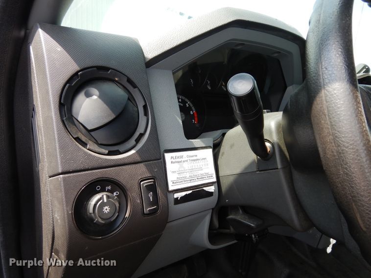 image for item DJ4376 2015 Ford F250 Super Duty XL  Crew Cab utility bed pickup truck