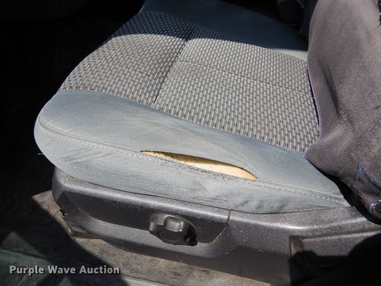 image for item DJ4376 2015 Ford F250 Super Duty XL  Crew Cab utility bed pickup truck