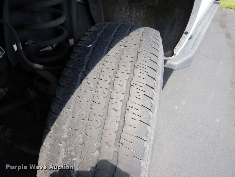 image for item DJ4376 2015 Ford F250 Super Duty XL  Crew Cab utility bed pickup truck