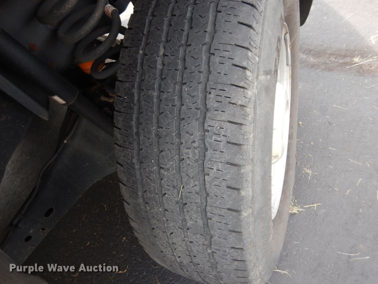 image for item DJ4376 2015 Ford F250 Super Duty XL  Crew Cab utility bed pickup truck