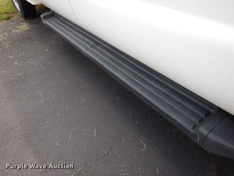 image for item DJ4376 2015 Ford F250 Super Duty XL  Crew Cab utility bed pickup truck