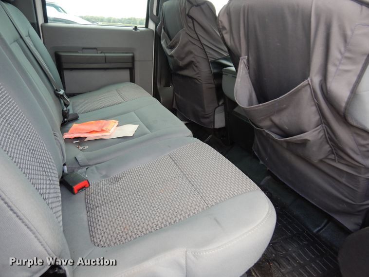 image for item DJ4376 2015 Ford F250 Super Duty XL  Crew Cab utility bed pickup truck