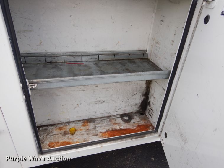 image for item DJ4376 2015 Ford F250 Super Duty XL  Crew Cab utility bed pickup truck