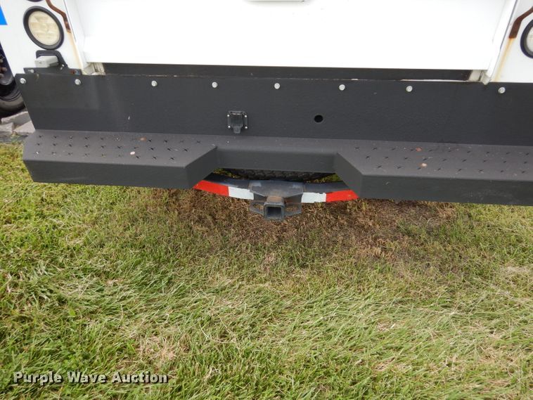 image for item DJ4376 2015 Ford F250 Super Duty XL  Crew Cab utility bed pickup truck