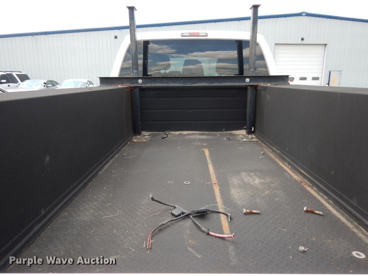 image for item DJ4376 2015 Ford F250 Super Duty XL  Crew Cab utility bed pickup truck