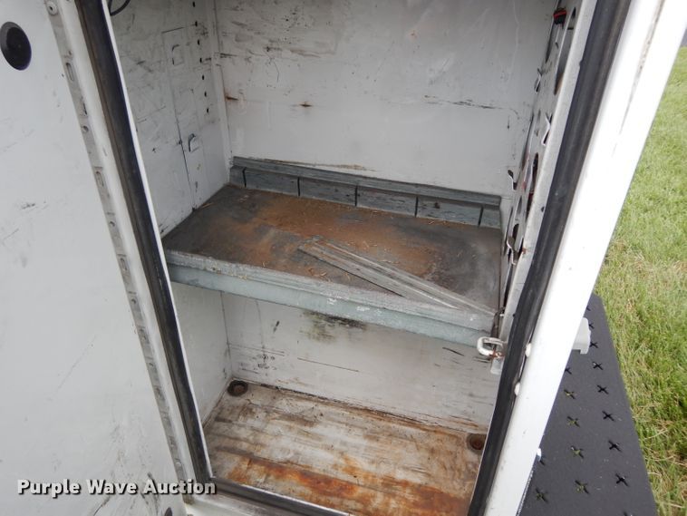 image for item DJ4376 2015 Ford F250 Super Duty XL  Crew Cab utility bed pickup truck