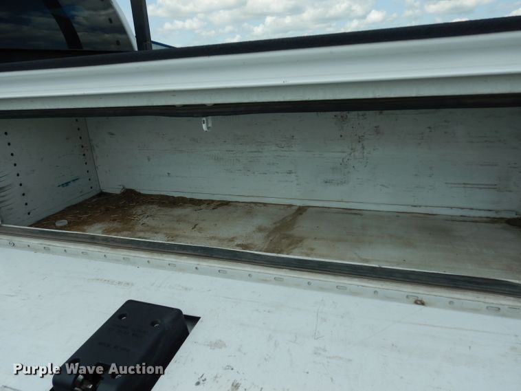 image for item DJ4376 2015 Ford F250 Super Duty XL  Crew Cab utility bed pickup truck