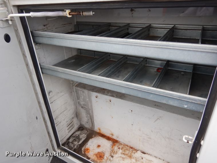 image for item DJ4376 2015 Ford F250 Super Duty XL  Crew Cab utility bed pickup truck