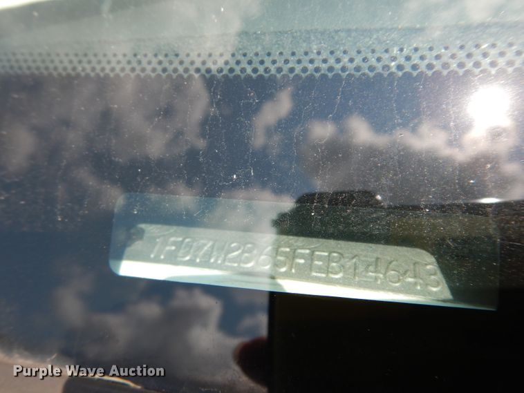 image for item DJ4376 2015 Ford F250 Super Duty XL  Crew Cab utility bed pickup truck