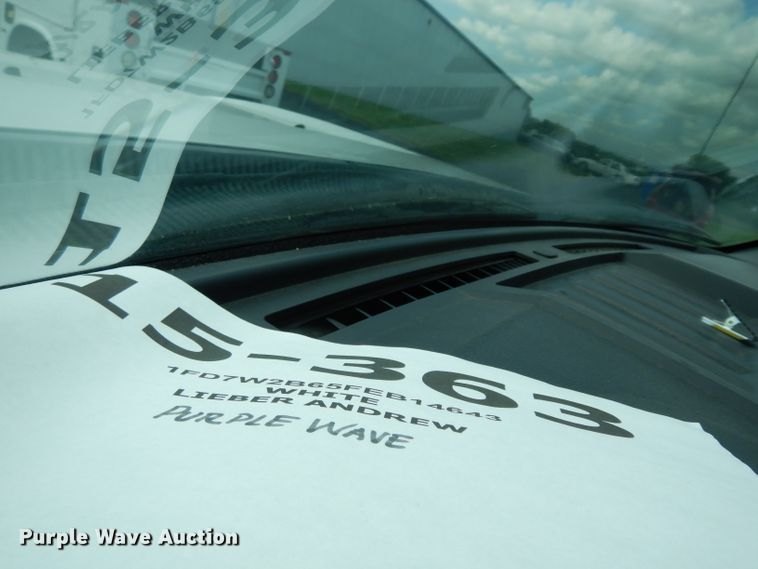 image for item DJ4376 2015 Ford F250 Super Duty XL  Crew Cab utility bed pickup truck