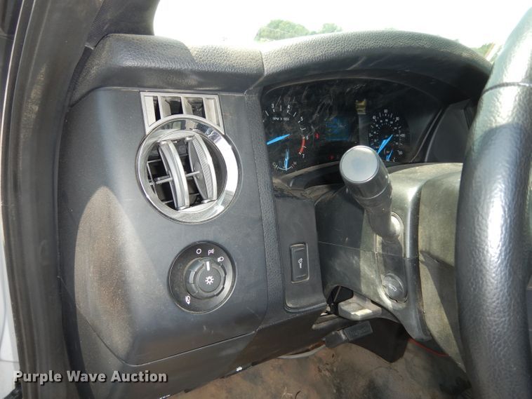 image for item DJ4379 2017 Ford Expedition EL  SUV