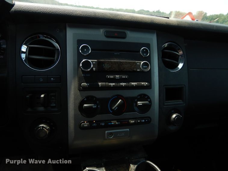 image for item DJ4379 2017 Ford Expedition EL  SUV