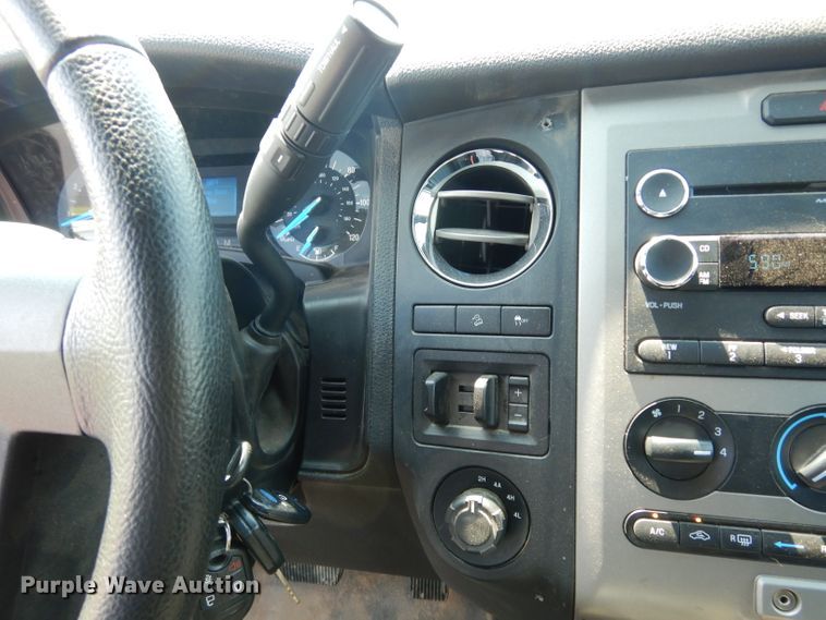 image for item DJ4379 2017 Ford Expedition EL  SUV