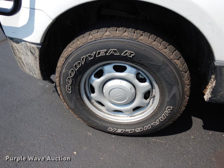 image for item DJ4379 2017 Ford Expedition EL  SUV