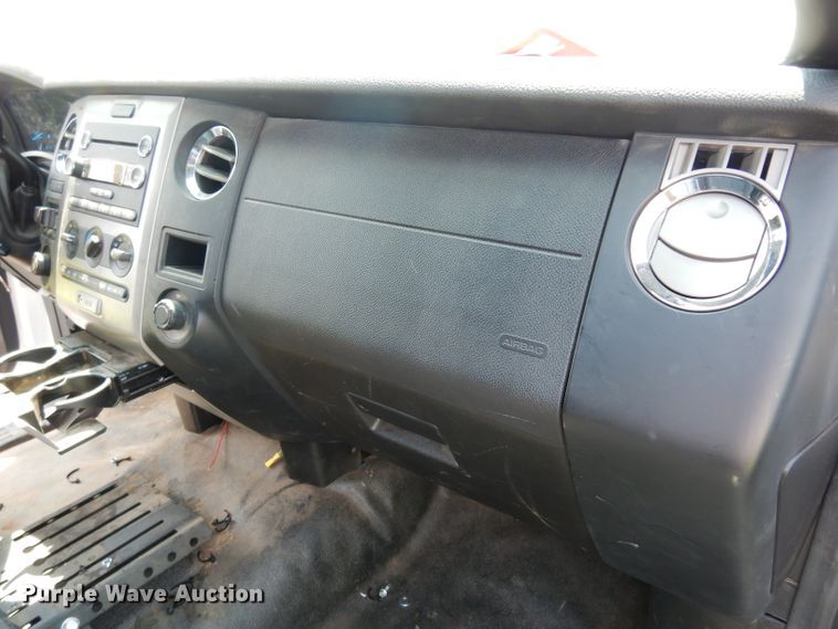 image for item DJ4379 2017 Ford Expedition EL  SUV