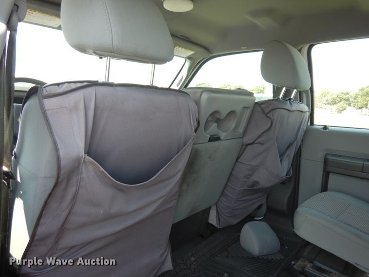 image for item DJ4381 2014 Ford F250 Super Duty XL  Crew Cab utility bed pickup truck