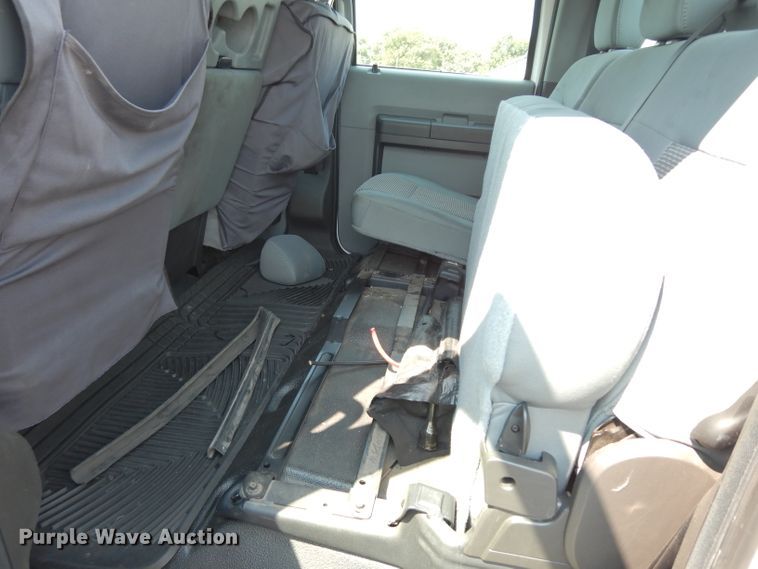 image for item DJ4381 2014 Ford F250 Super Duty XL  Crew Cab utility bed pickup truck