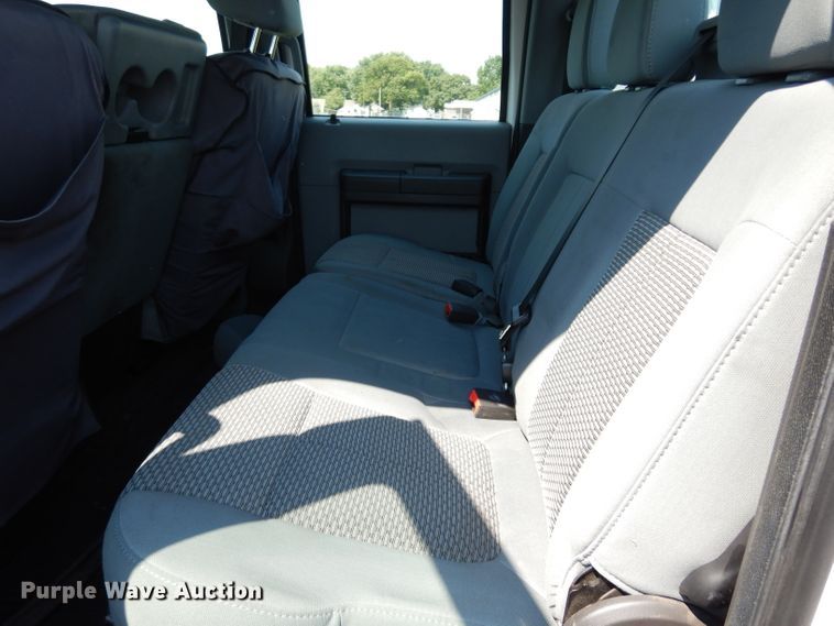 image for item DJ4381 2014 Ford F250 Super Duty XL  Crew Cab utility bed pickup truck