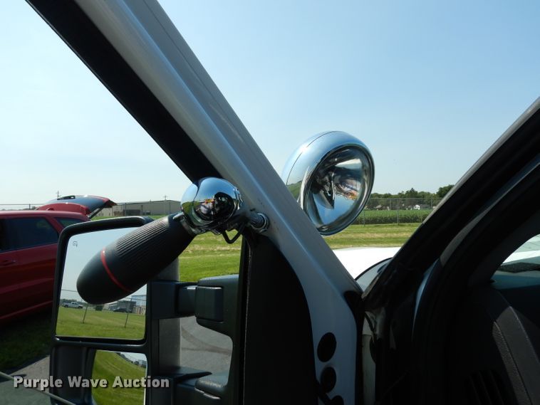 image for item DJ4381 2014 Ford F250 Super Duty XL  Crew Cab utility bed pickup truck