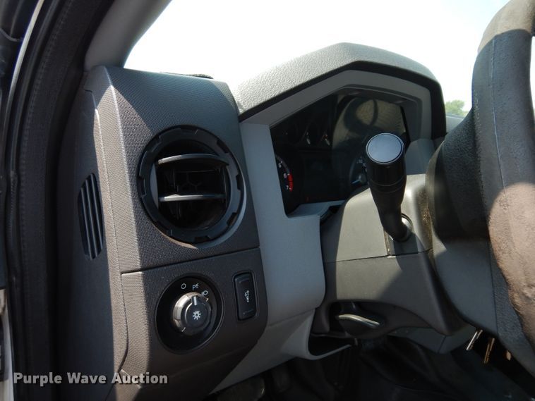 image for item DJ4381 2014 Ford F250 Super Duty XL  Crew Cab utility bed pickup truck