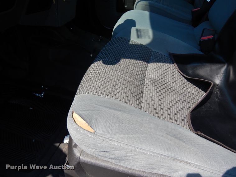 image for item DJ4381 2014 Ford F250 Super Duty XL  Crew Cab utility bed pickup truck