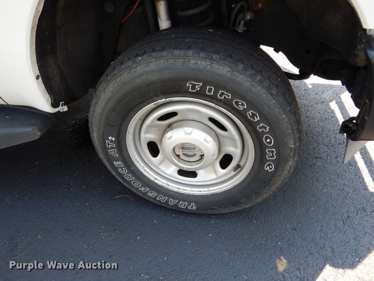 image for item DJ4381 2014 Ford F250 Super Duty XL  Crew Cab utility bed pickup truck