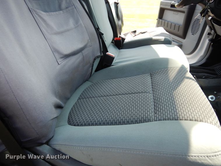 image for item DJ4381 2014 Ford F250 Super Duty XL  Crew Cab utility bed pickup truck