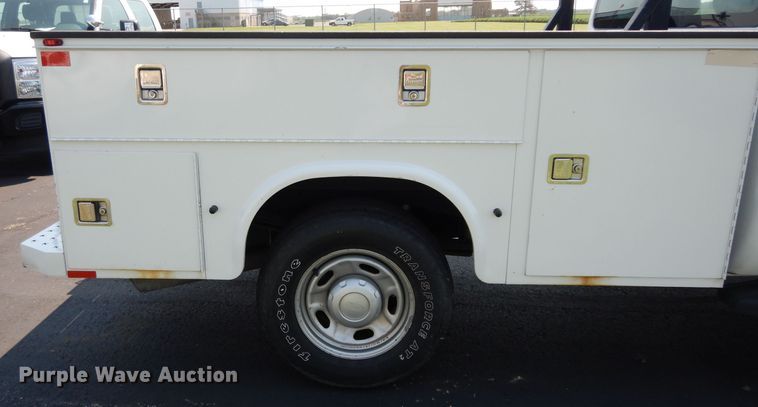 image for item DJ4381 2014 Ford F250 Super Duty XL  Crew Cab utility bed pickup truck